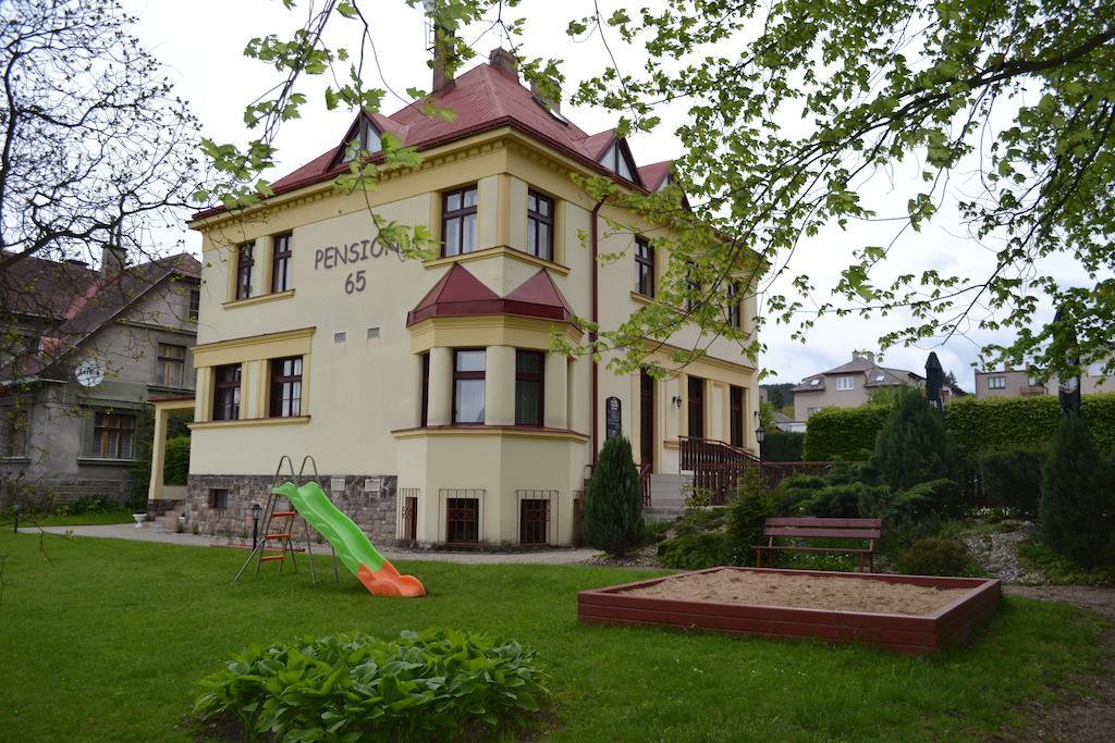 Pension65 Полице-над-Метуї Екстер'єр фото